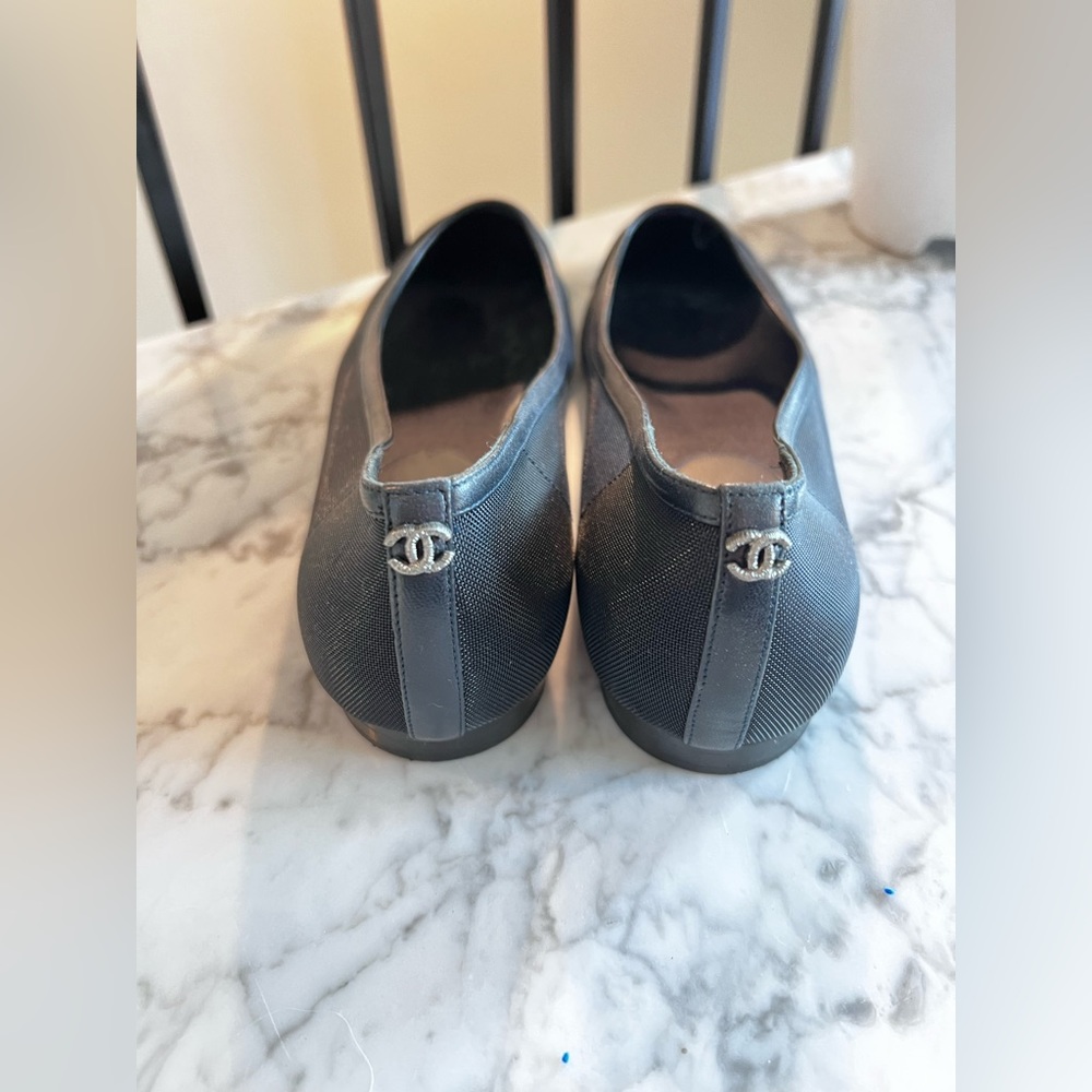 Chanel Interlocking CC Logo Ballet Flats - Picture 3 of 4
